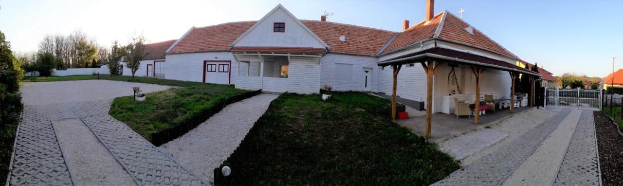Ehm Resort Mesteri Екстериор снимка